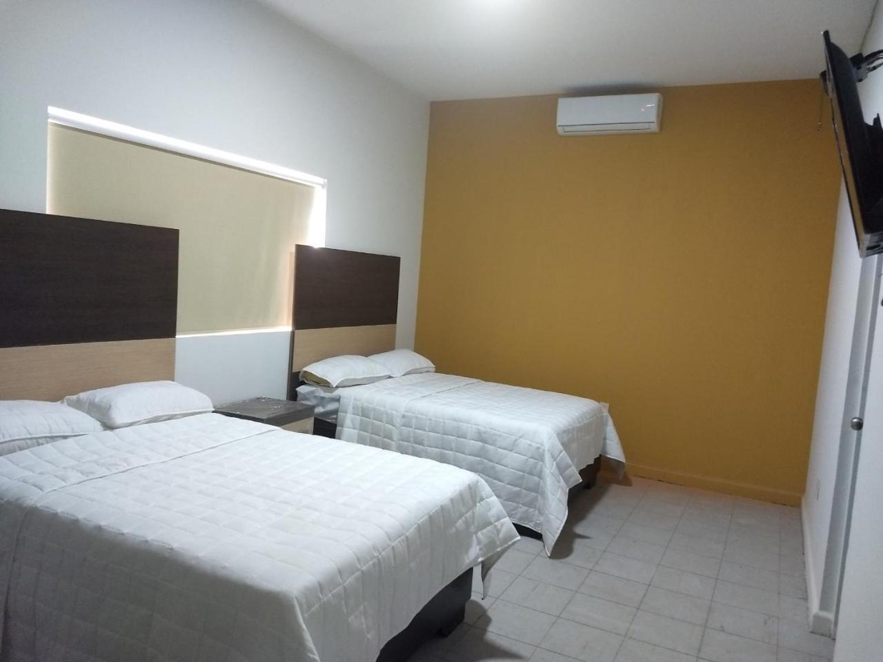Hotel Del Bosque Torreon Bagian luar foto